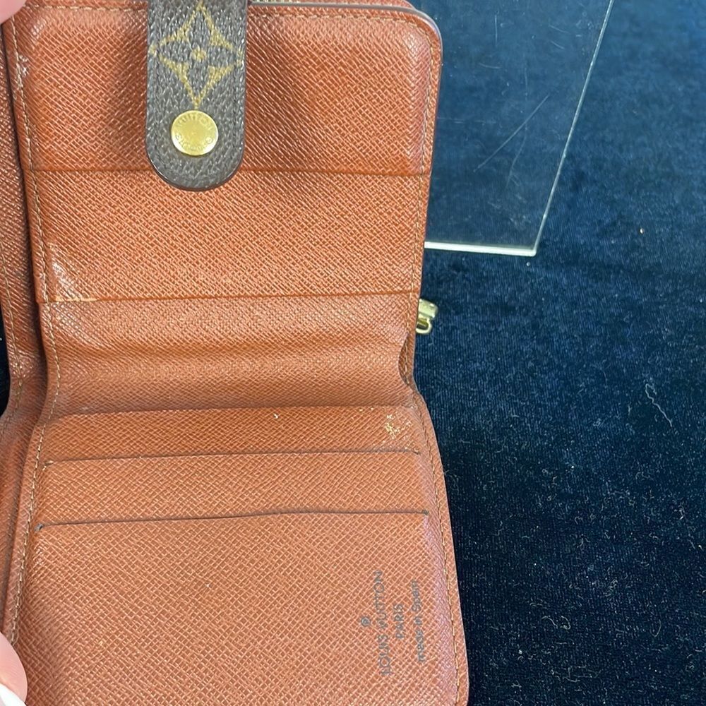Louis Vuiton Compact Zippe Wallet - Picture 6 of 7